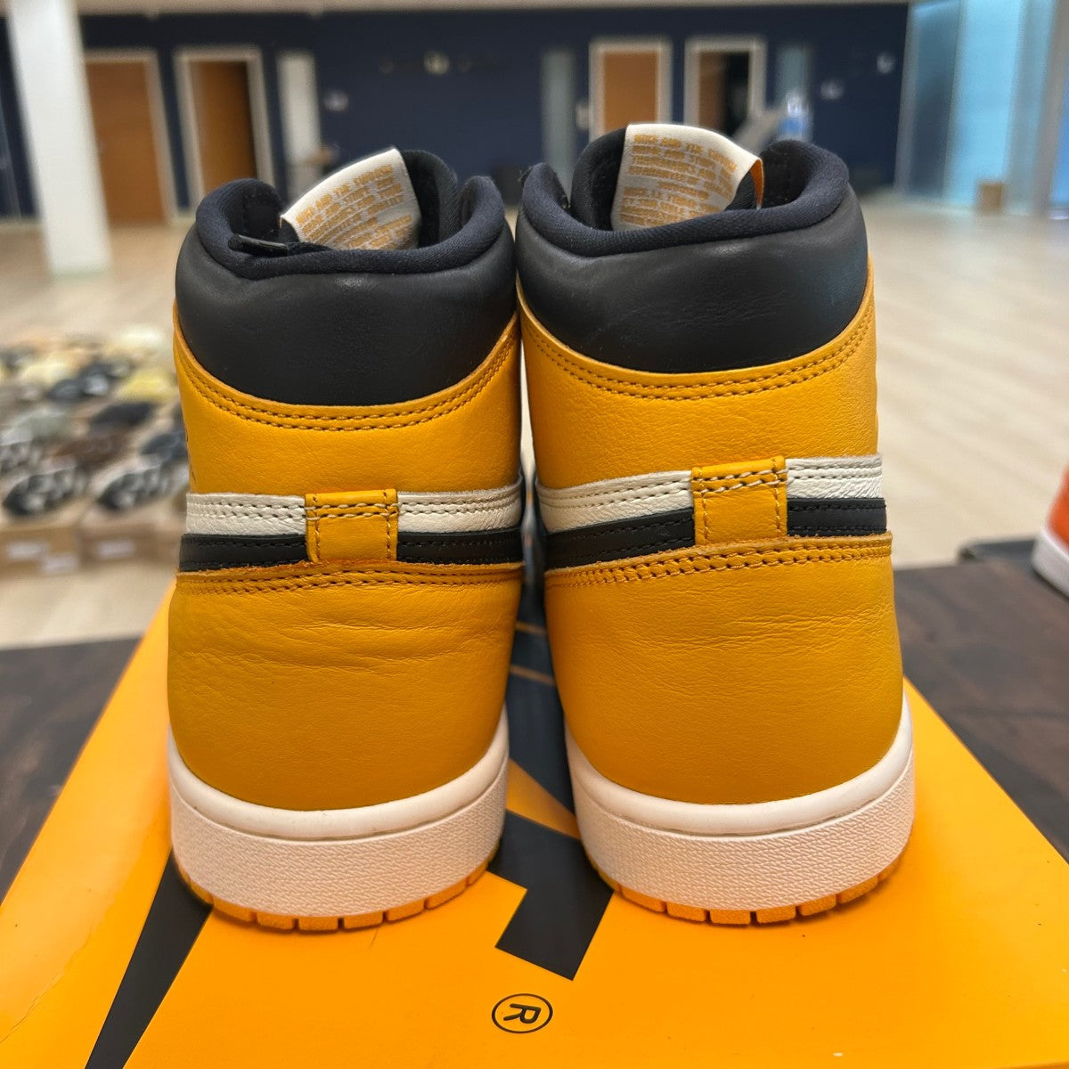 Jordan 1 Retro High OG Taxi - Image 4