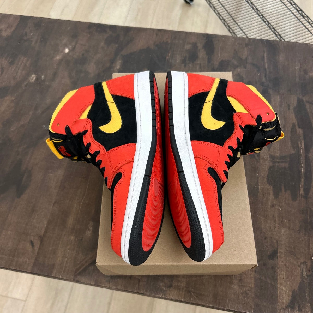 Jordan 1 High Zoom Air CMFT Black Chile Red Size 12 (Pre-Owned) - Image 3