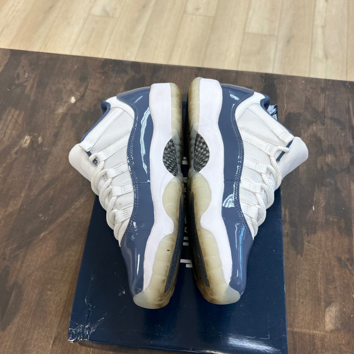 Jordan 11 Retro Low Diffused Blue (GS) - Image 3