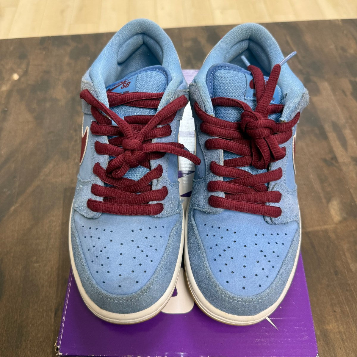 Nike SB Dunk Low Philadelphia Phillies - Image 2