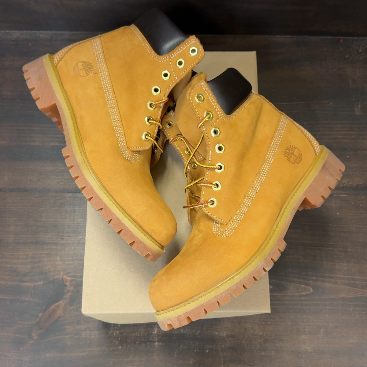 Timberland 6" Premium Waterproof Boots Wheat (Wide) Size 8.5 (Pre-Owned) - Image 2