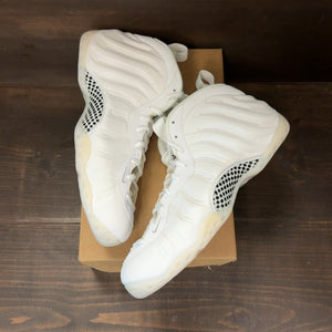 Nike Air Foamposite One Triple White Size 13 (Pre-Owned) - Image 2