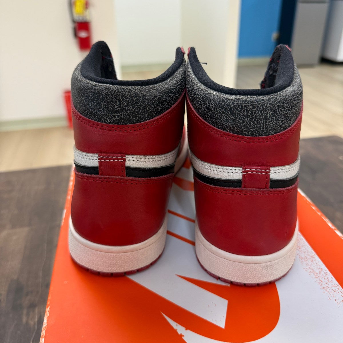 Jordan 1 Retro High OG Chicago Lost and Found - Image 3