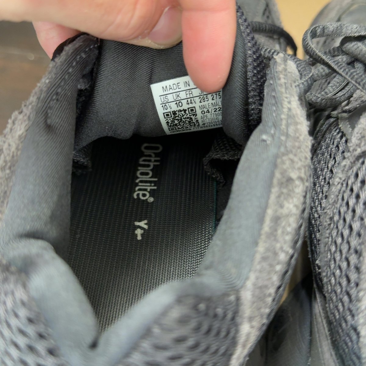 adidas Yeezy 700 V3 Dark Glow Size 10.5 (Pre-Owned) - aux