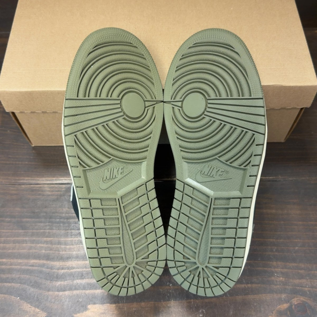 Jordan 1 Retro Low OG SP Travis Scott Olive (Women's) Size 8W (Pre-Owned) - Image 7