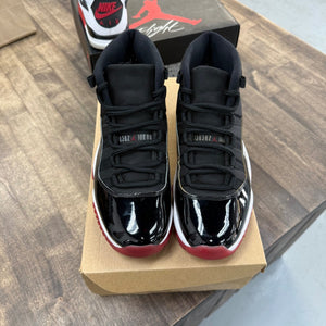 Jordan 11 Retro Playoffs Bred (2019) Size 9 (Pre-Owned) - Image 2