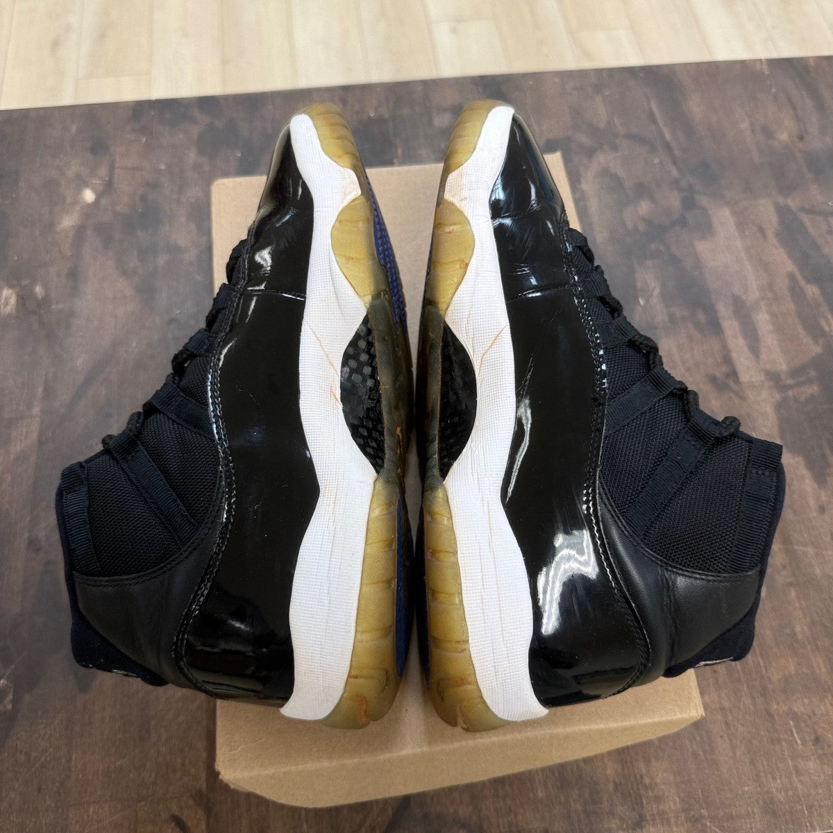 Jordan 11 Retro Space Jam (2016) Size 10 (Pre-Owned) - Image 3