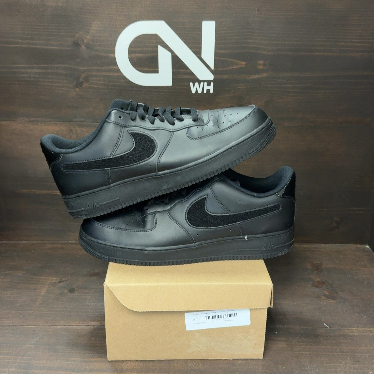 Nike Air Force 1 Black Metallic Gold Removable Swoosh Pack Size 14 (Pre-Owned) - Image 1