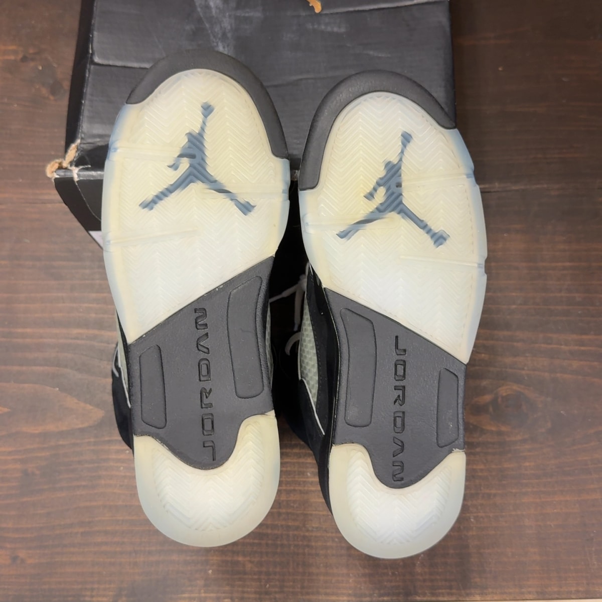 Jordan 5 Retro OG Black Metallic Reimagined (GS) Size 5Y (Pre-Owned) - aux