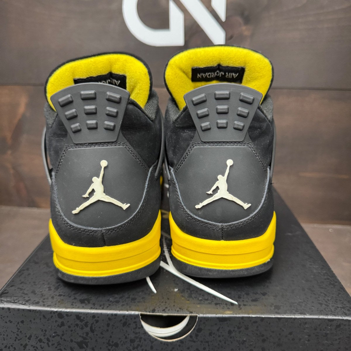 Jordan 4 Retro Thunder (2023) - Image 5