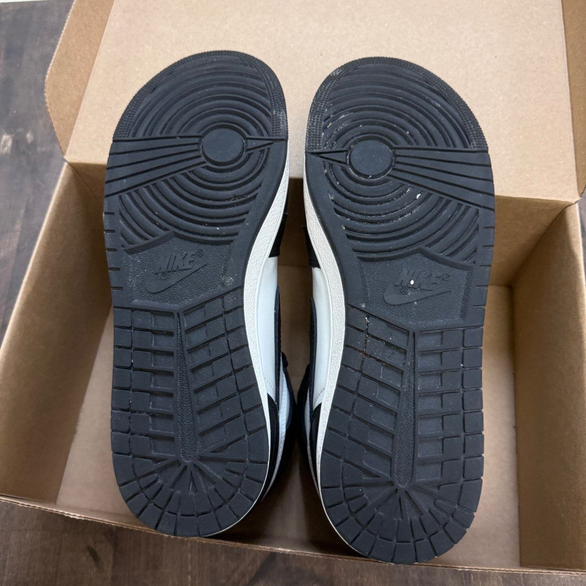 Jordan 1 Retro High '85 Black White (2023) Size 11 (Pre-Owned) - Image 4