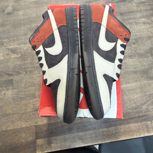 Nike Dunk Low Red Panda Size 8.5 (Moderately Worn Pre-Owned)