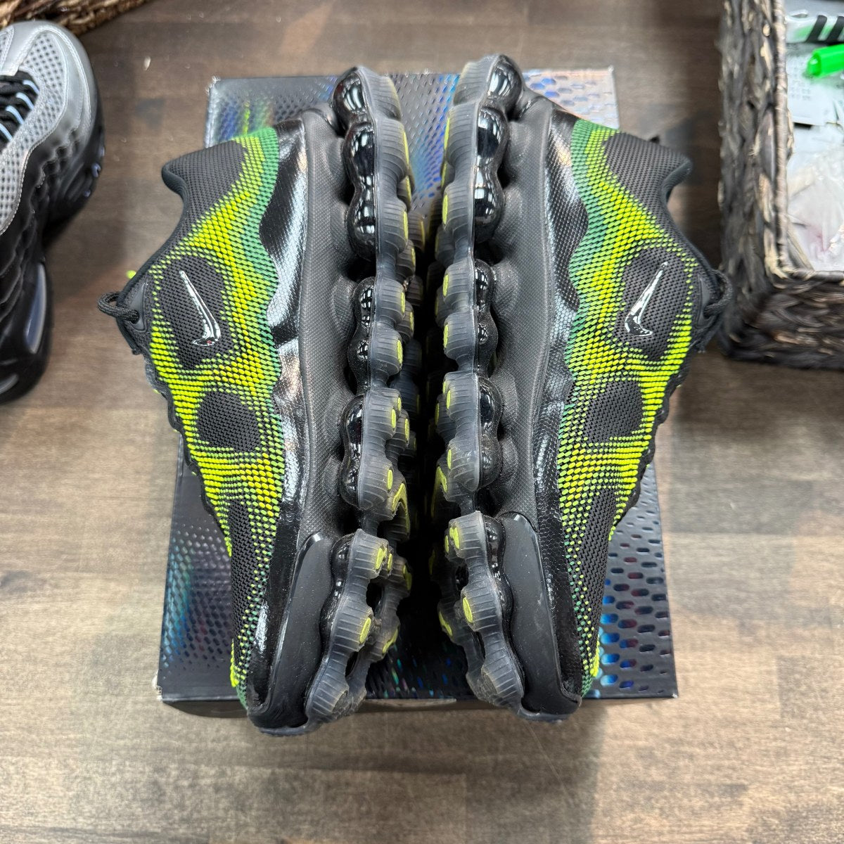 Nike Air Liquid Max Black Green Apple - Image 2