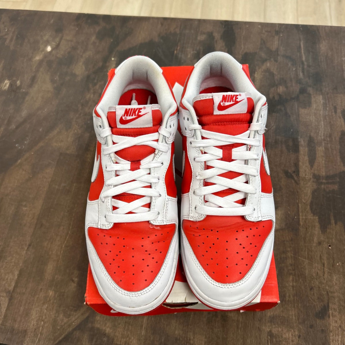 Nike Dunk Low Championship Red Size 9 (Moderately Worn Pre-Owned)