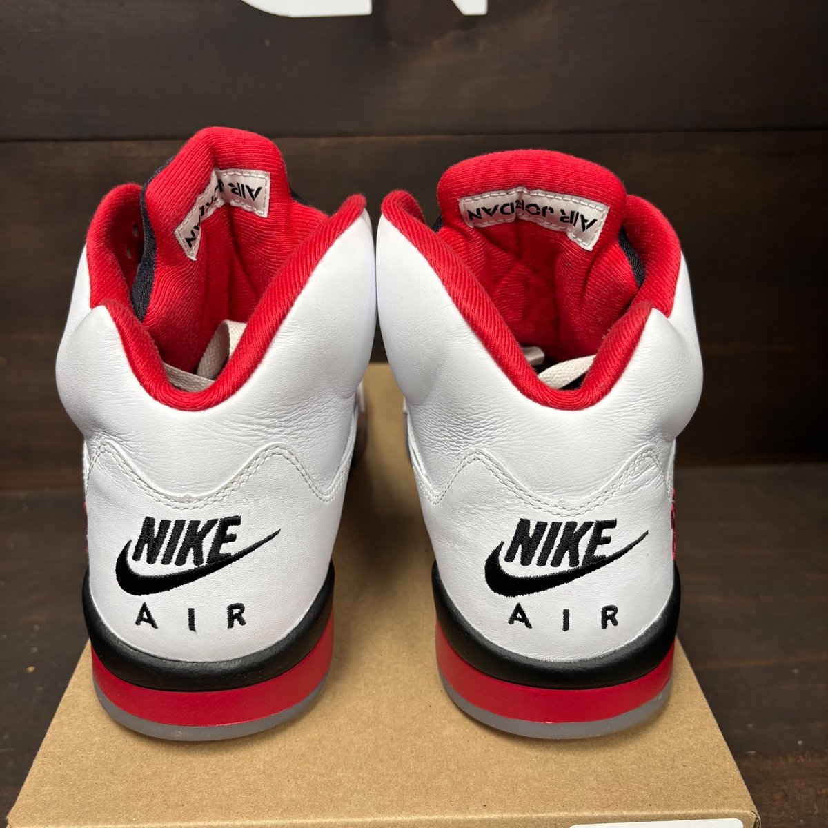 Jordan 5 Retro Fire Red Black Tongue (2025) Size 11 (Pre-Owned) - sole
