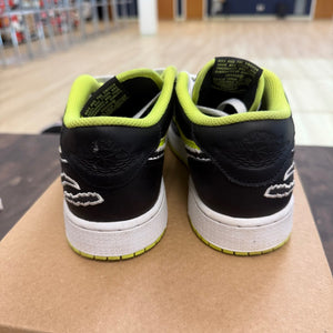 Jordan 1 Low SE Black Cat Volt (GS) Size 6Y (Pre-Owned) - Image 5