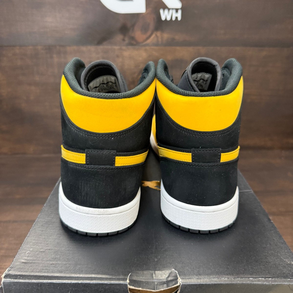 Jordan 1 Mid Reverse New Love - Image 3