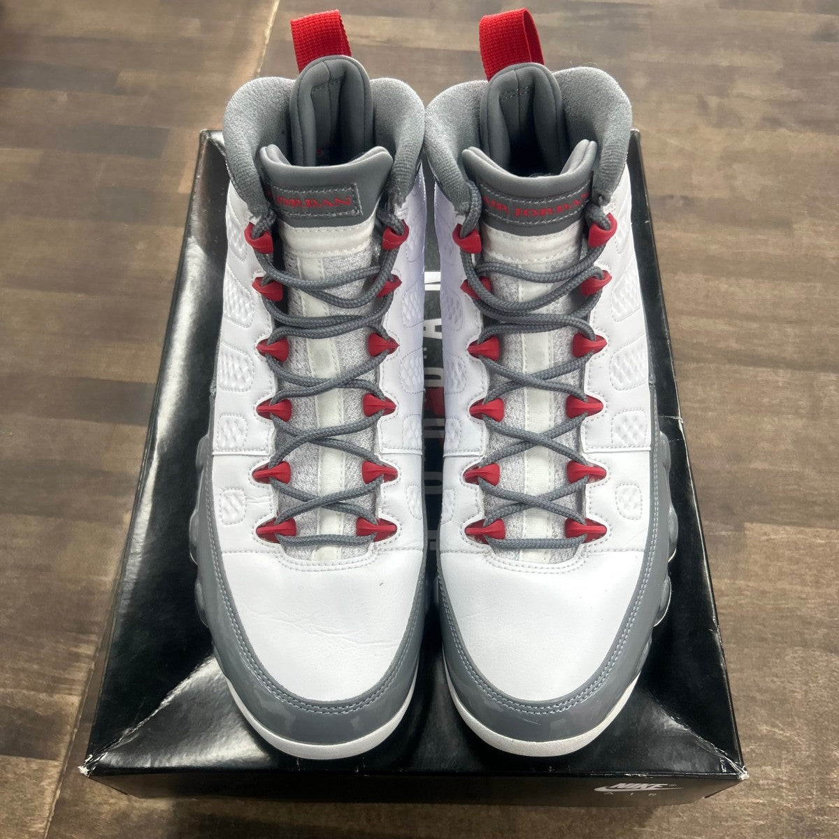 Jordan 9 Retro Fire Red Size 9.5 (Pre-Owned) - Image 2