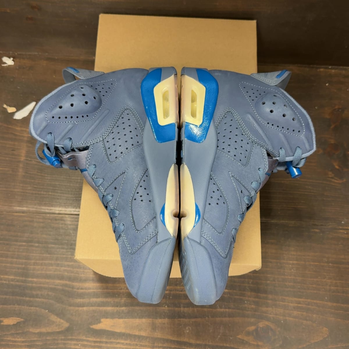 Jordan 6 Retro Diffused Blue Size 8.5 (Pre-Owned) - aux