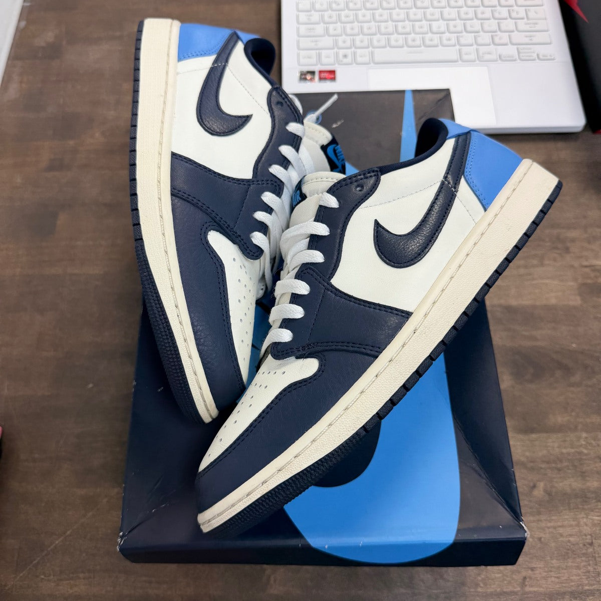 Jordan 1 Low OG Obsidian UNC - Image 1