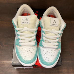 Nike SB Dunk Low April Skateboards Size 6.5 (Pre-Owned) - tag