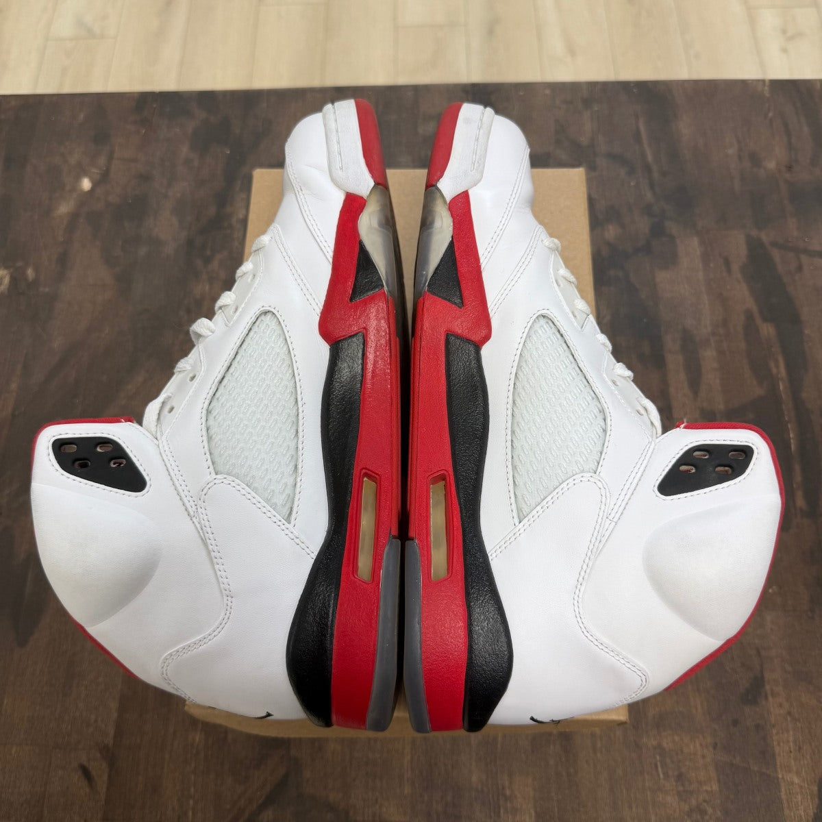 Jordan 5 Retro Fire Red Black Tongue (2013) Size 13 (Pre-Owned) - Image 4
