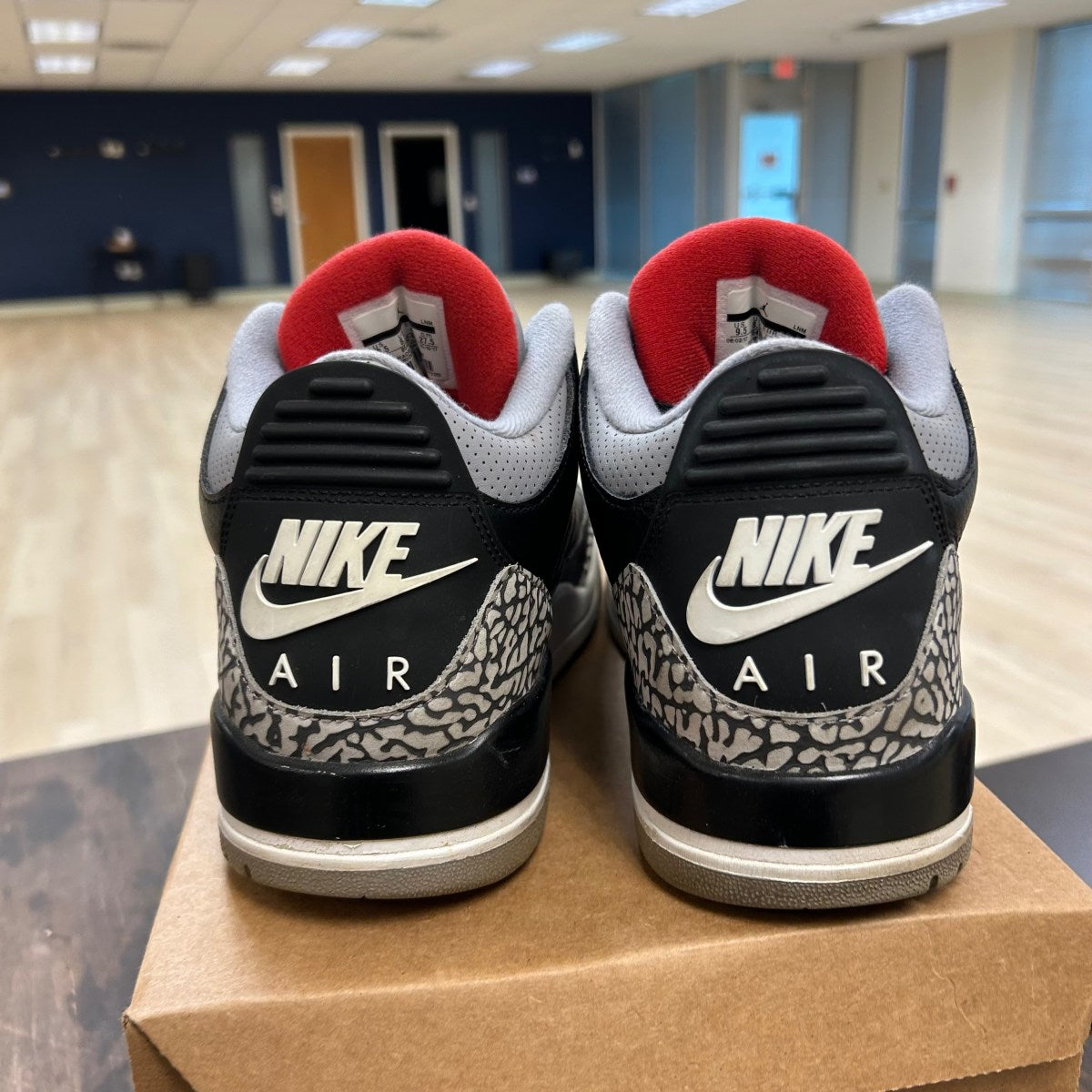 Jordan 3 Retro Black Cement (2018) Size 9.5 (Pre-Owned) - Image 4