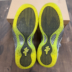 Nike Air Foamposite One Silver Volt Camo Size 11.5 (Pre-Owned) - Image 5
