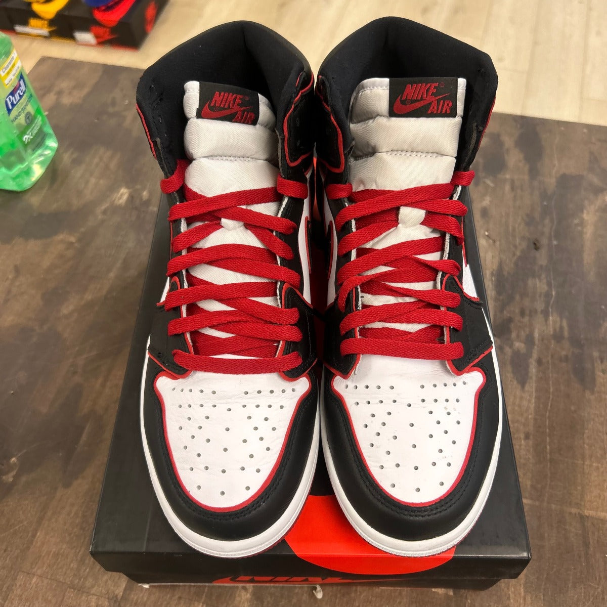 Jordan 1 Retro High Bloodline - Image 2