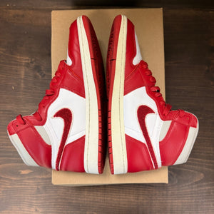 Jordan 1 Retro High OG Varsity Red (Women's) Size 8.5W (Pre-Owned) - Image 5