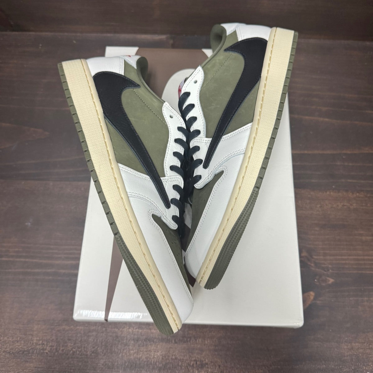Jordan 1 Retro Low OG SP Travis Scott Medium Olive - Image 2