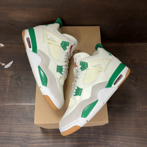 Jordan 4 Retro SB Pine Green Size 8.5 (Pre-Owned) - back