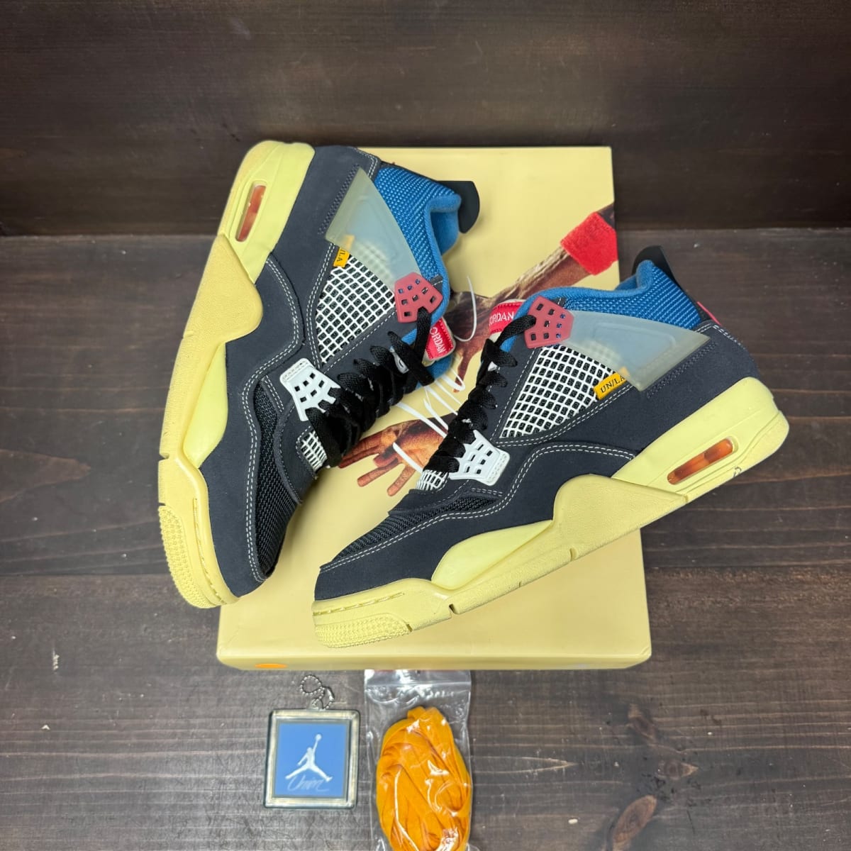 Jordan 4 Retro Union Off Noir Size 8.5 (Pre-Owned) - tag