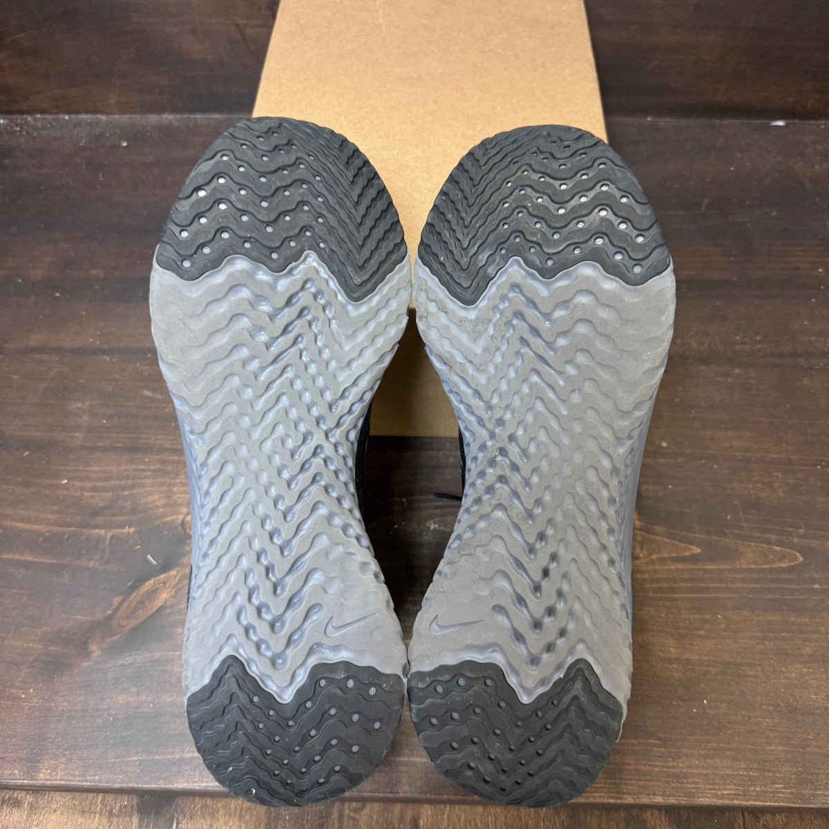 Nike Epic React Flyknit 2 Black Anthracite Size 12 (Pre-Owned) - Image 6