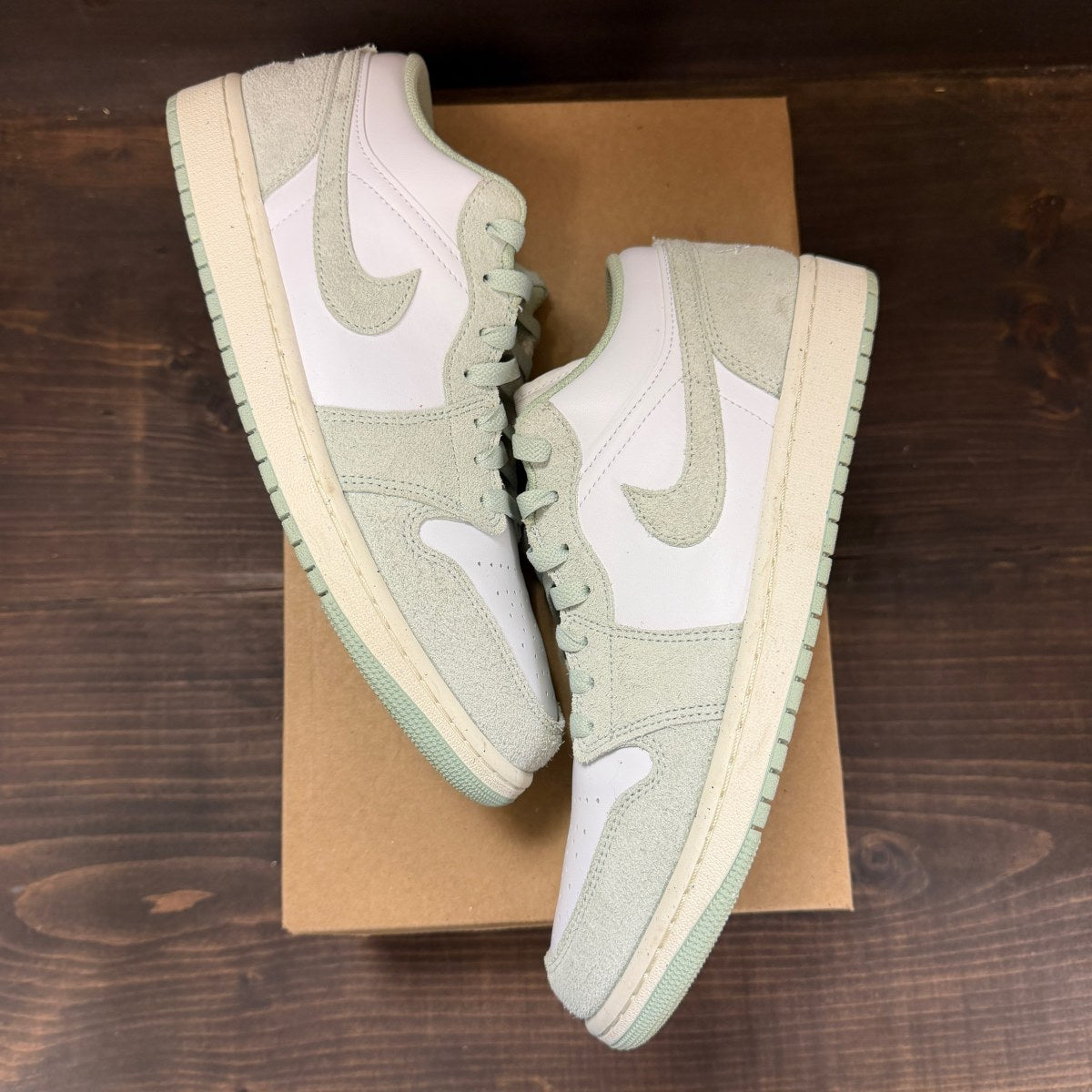 Jordan 1 Low SE Seafoam Size 10.5 (Pre-Owned) - Image 2