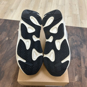 adidas Yeezy Boost 700 V2 Static Size 10.5 (Pre-Owned) - Image 5