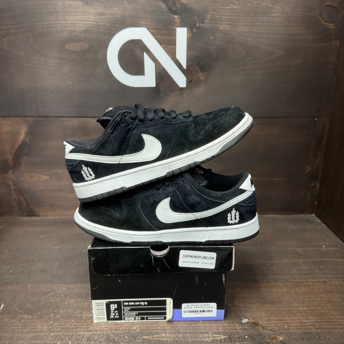 Nike SB Dunk Low Wieger Size 9.5 (Pre-Owned) - front