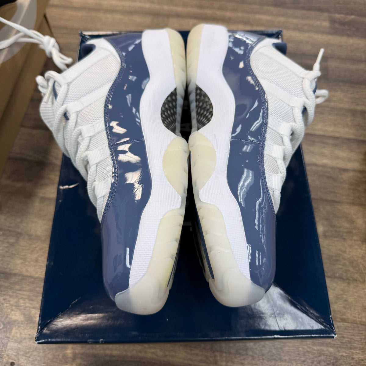 Jordan 11 Retro Low Diffused Blue - Image 5