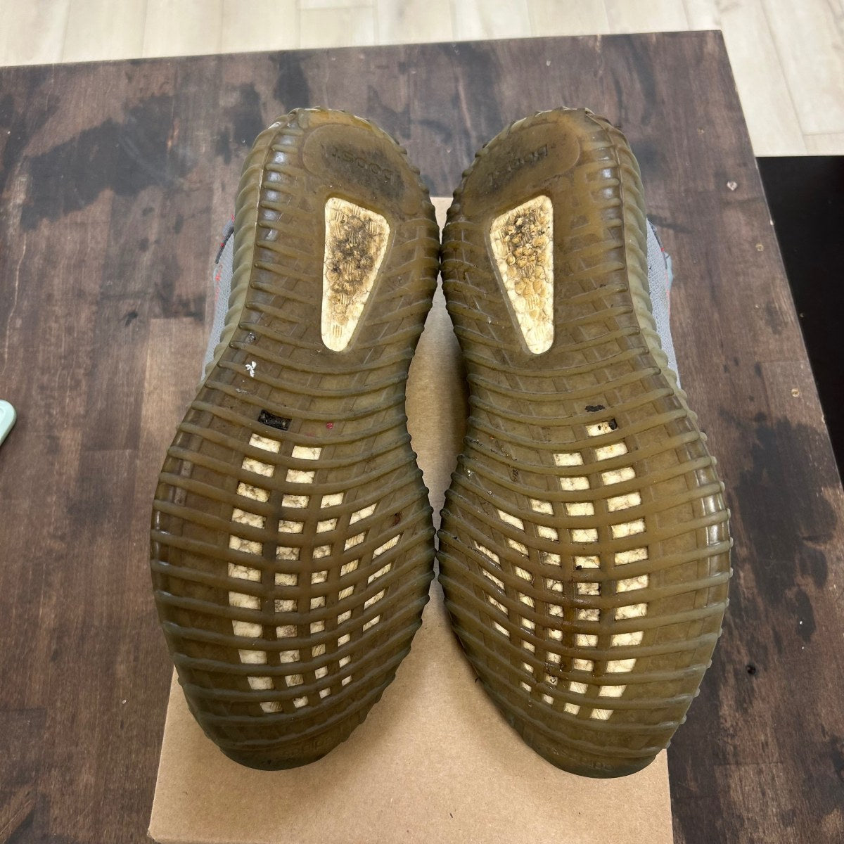 adidas Yeezy Boost 350 V2 Beluga 2.0 Size 10 (Pre-Owned) - Image 5