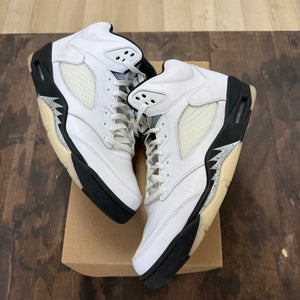 Jordan 5 Retro Reverse Metallic Size 13 (Pre-Owned) - Image 1