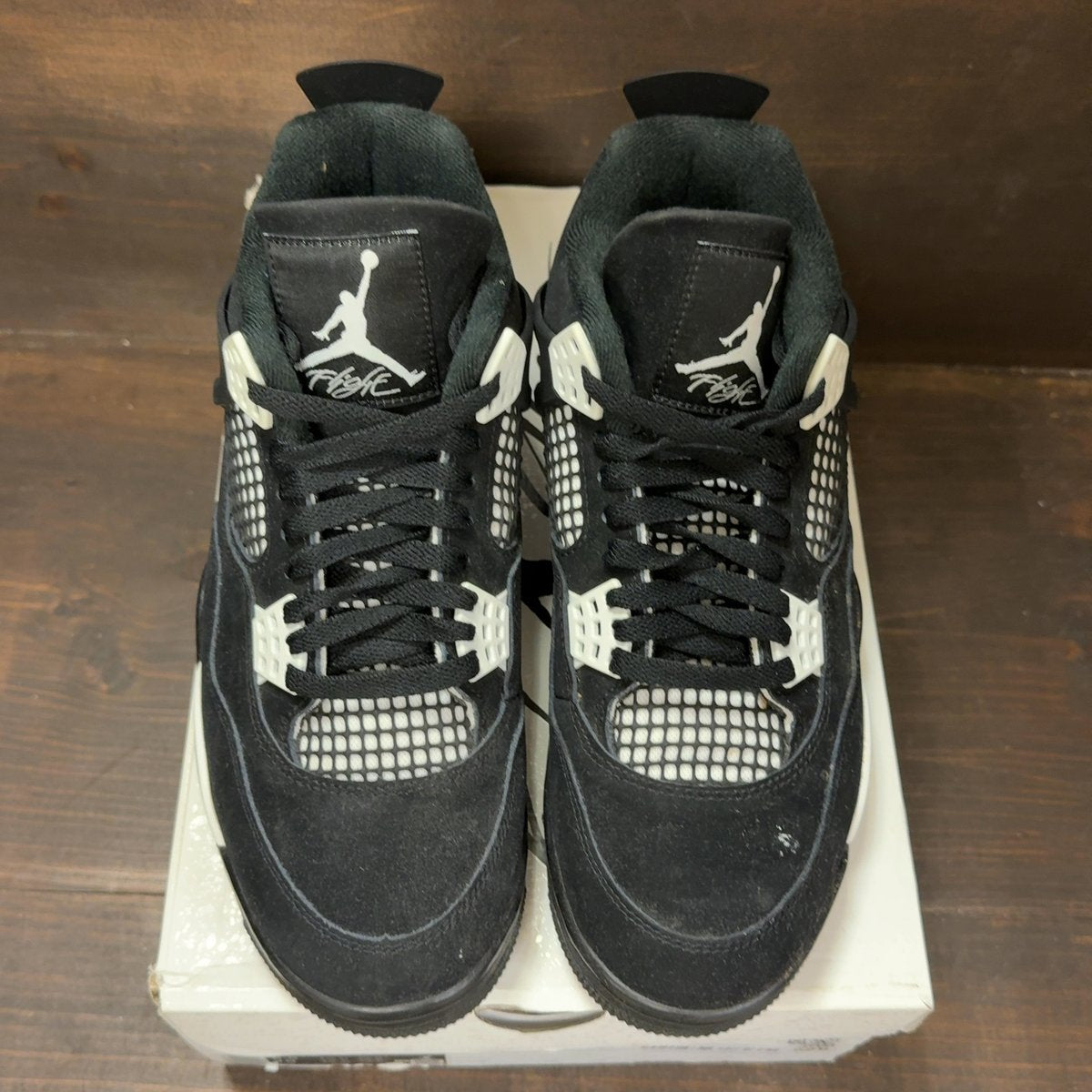 Jordan 4 Retro White Thunder Size 8.5 (Pre-Owned) - tag