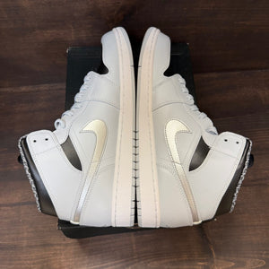 Jordan 1 Mid Pure Platinum Metallic Silver - Image 4