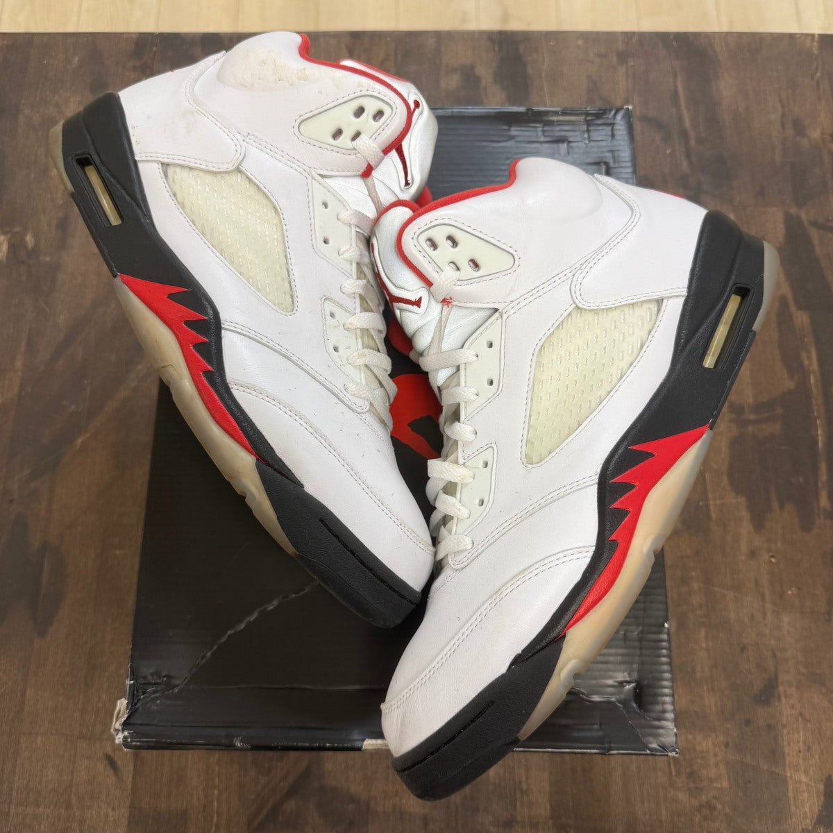 Jordan 5 Retro Fire Red Silver Tongue (2020) - Image 1