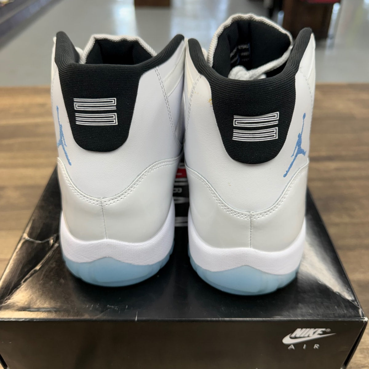 Jordan 11 Retro Legend Blue (2024) - Image 4