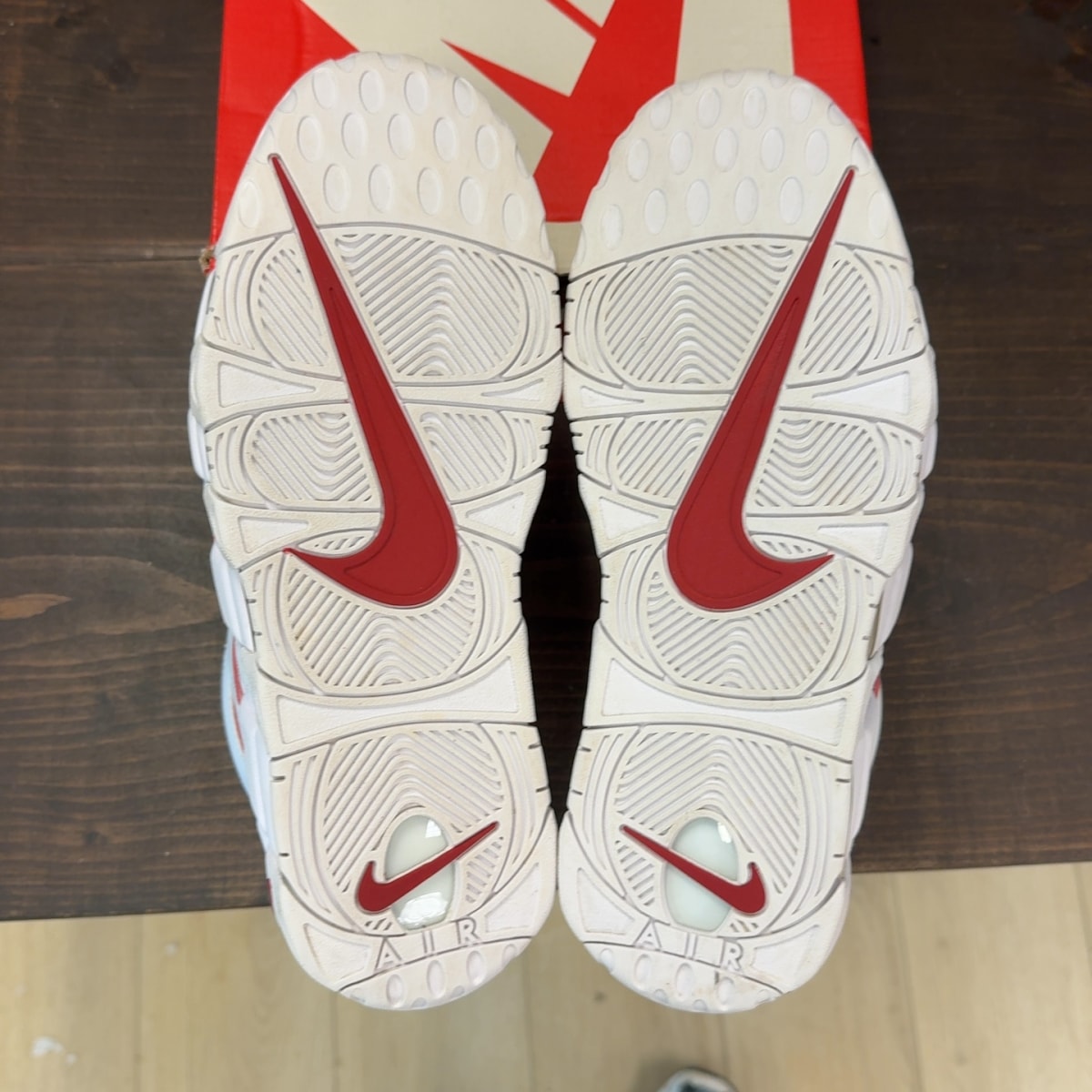 Nike Air More Uptempo White Varsity Red Outline Size 9.5 (Pre-Owned) - aux