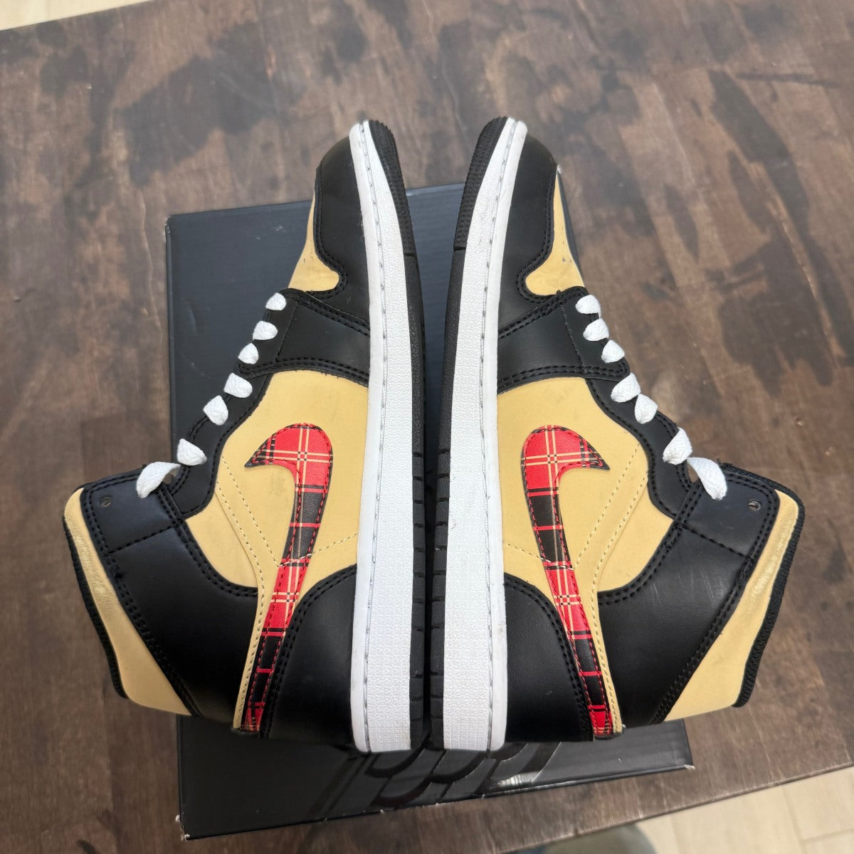 Air Jordan 1 Mid Tartan Swoosh Size 5 (Pre-Owned) - Image 4