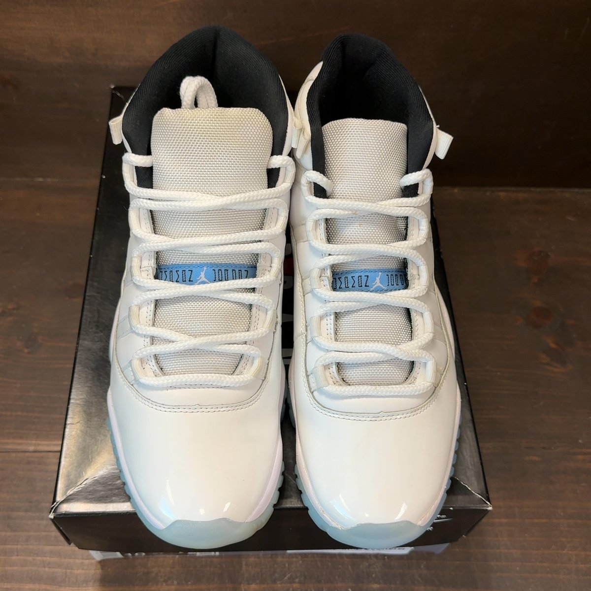 Jordan 11 Retro Legend Blue (2024) Size 10 (Pre-Owned) - tag