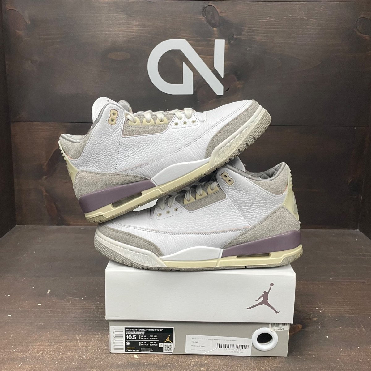 Jordan 3 Retro SP A Ma Maniére (Women's) Size 10.5W (Pre-Owned) - front