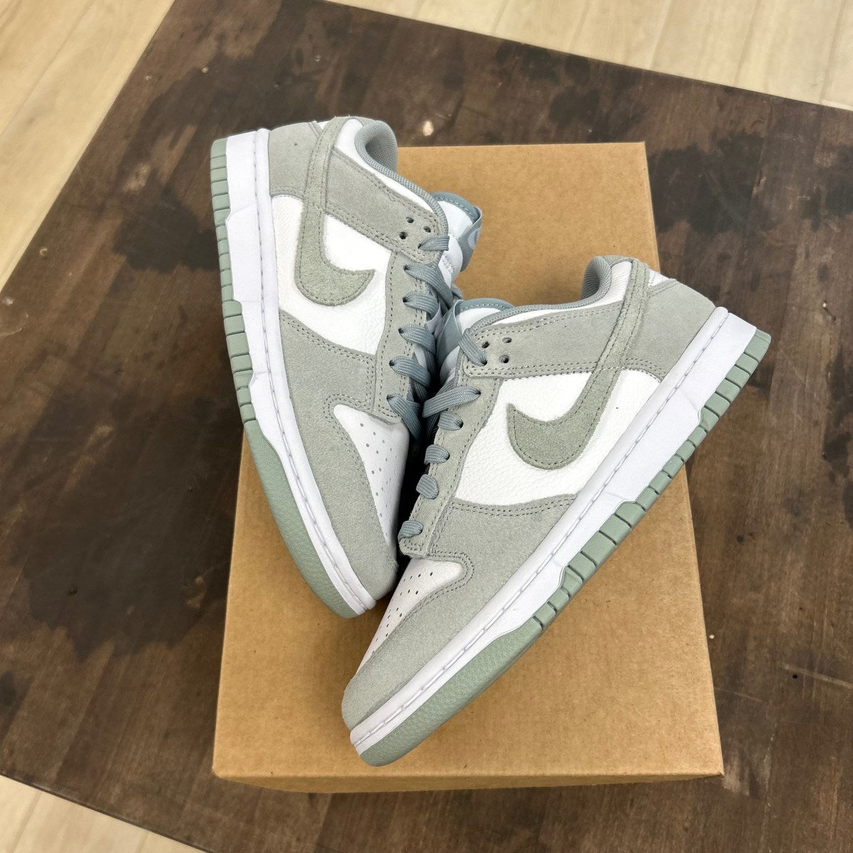 Nike Dunk Low SE White Light Pumice Size 6 (Pre-Owned) - Image 1