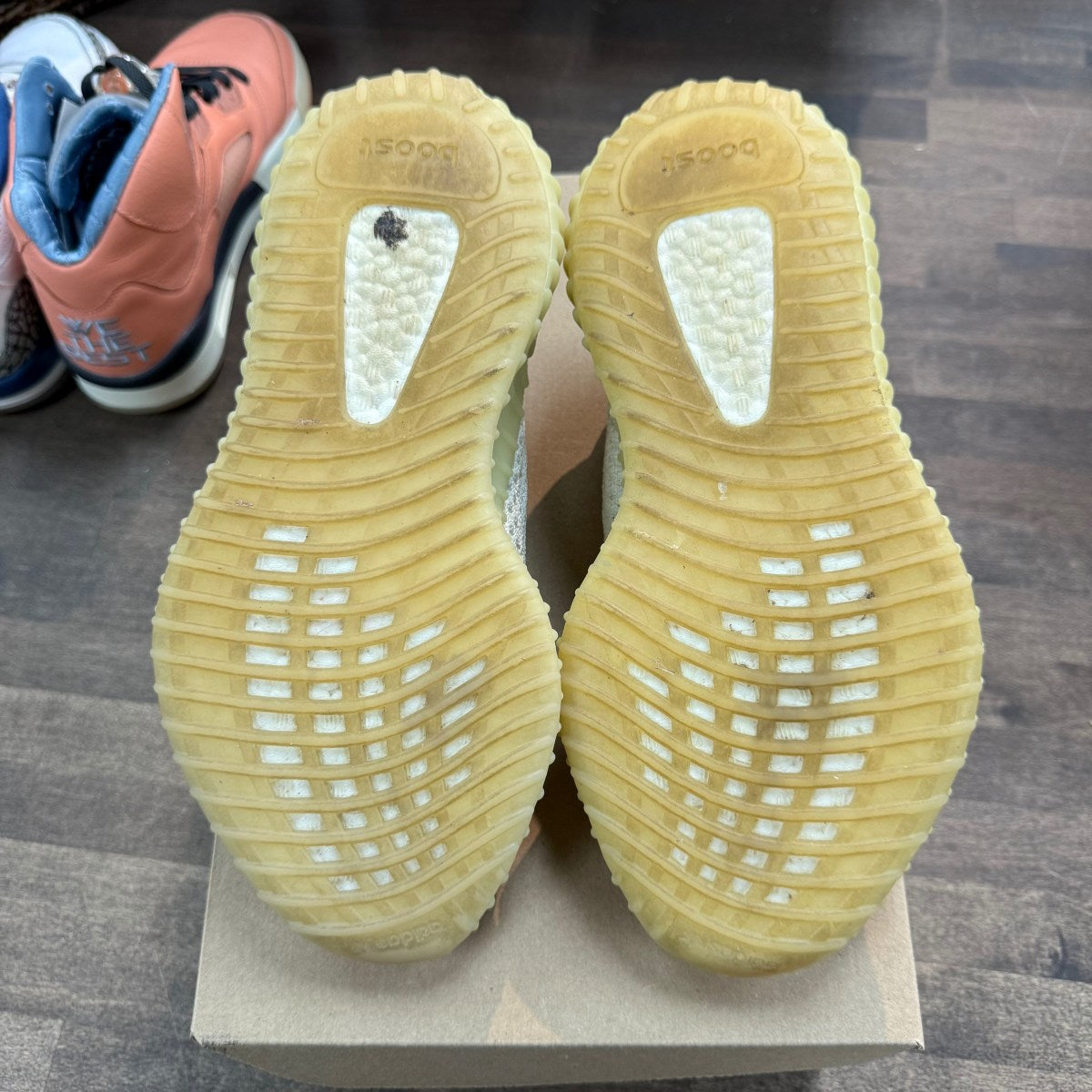 adidas Yeezy Boost 350 V2 Light Size 7 (Pre-Owned) - Image 5